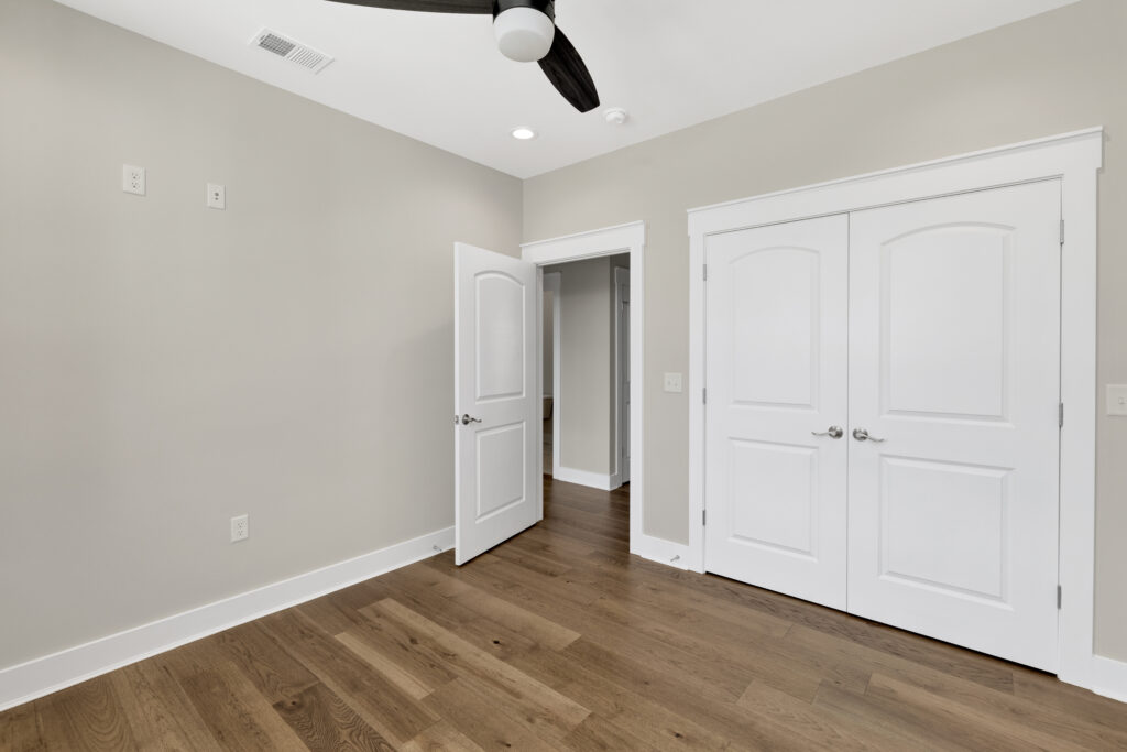 57 7016 chatham dr .57