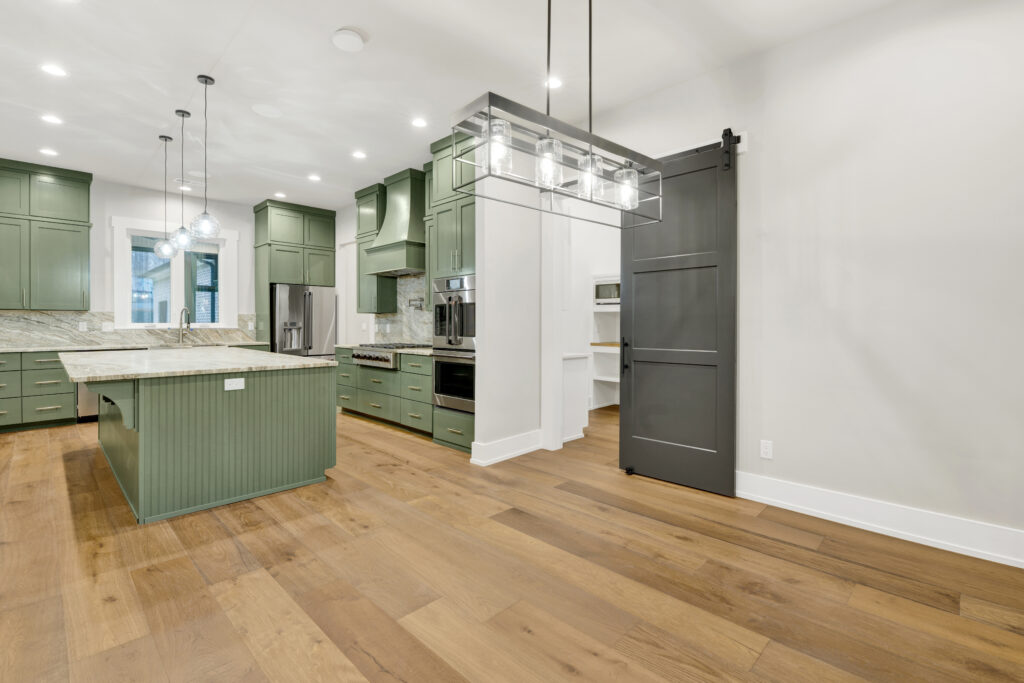 13 1832 summit park rd .13