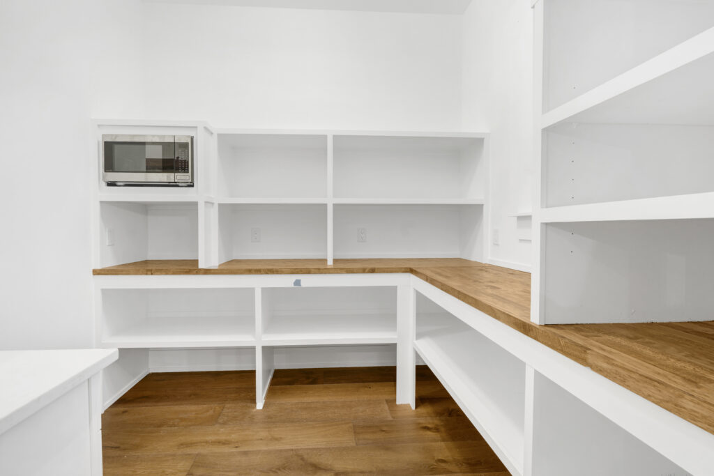 21 1832 summit park rd .21